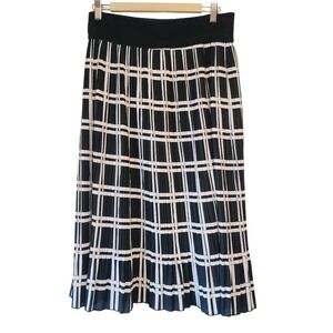 Metro Wear | Women's Black and White Midi Length Pullon Skirt (Size Large)
